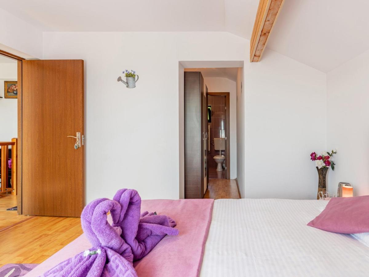 Casuta Cu Trandafiri Hotel Szlanik Kültér fotó