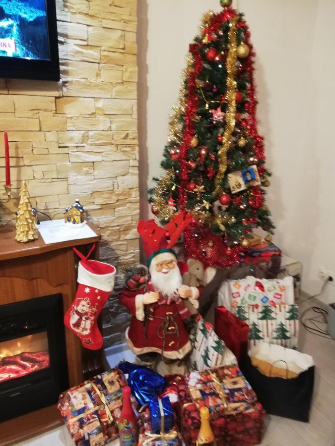 Casuta Cu Trandafiri Hotel Szlanik Kültér fotó